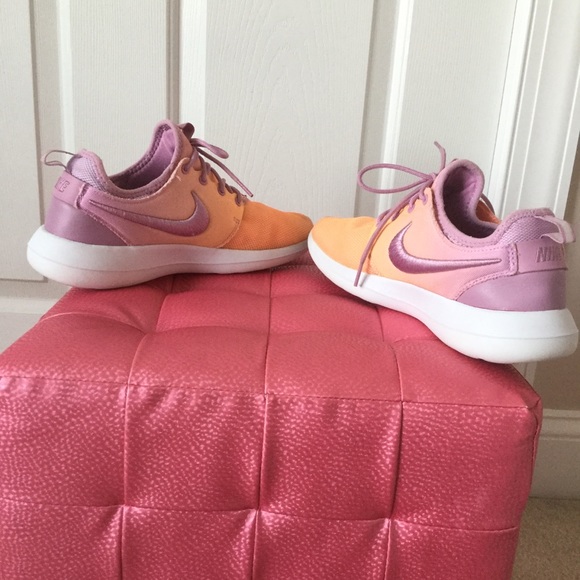 Great Used Condition Nike Sneakers - Picture 6 of 8